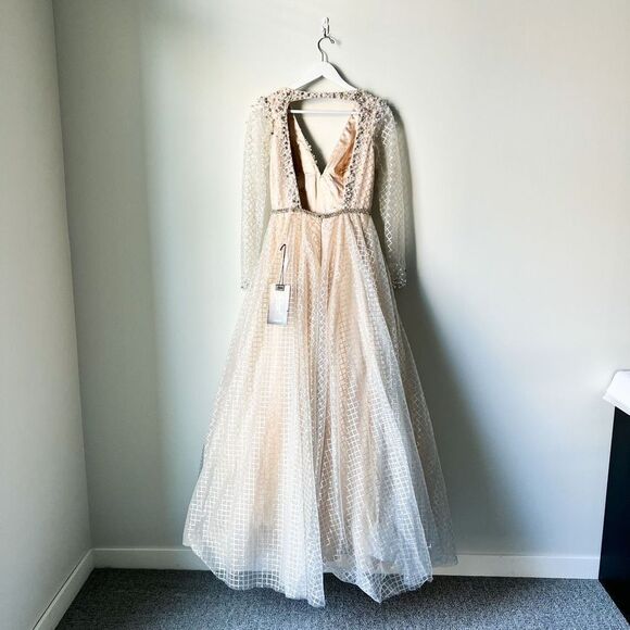 Mac Duggal Lace Gown Size 6 - Picture 12 of 16